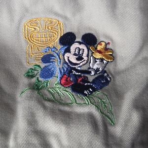Disney Stores Exclusive Cargo Shorts Khaki Embroidered Mickey Men LG Tropical